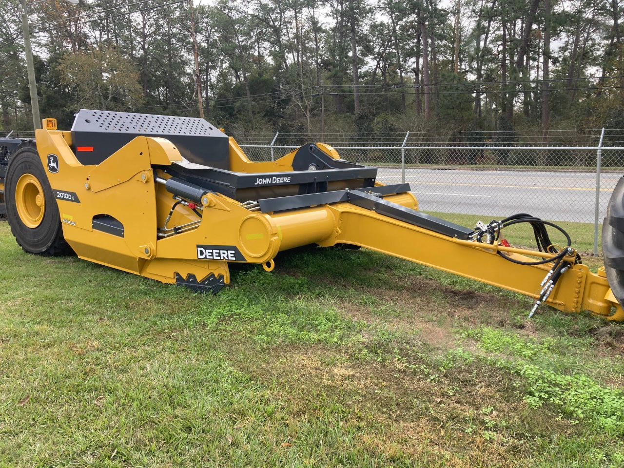 2023 John Deere 2010D E Ejector Pan